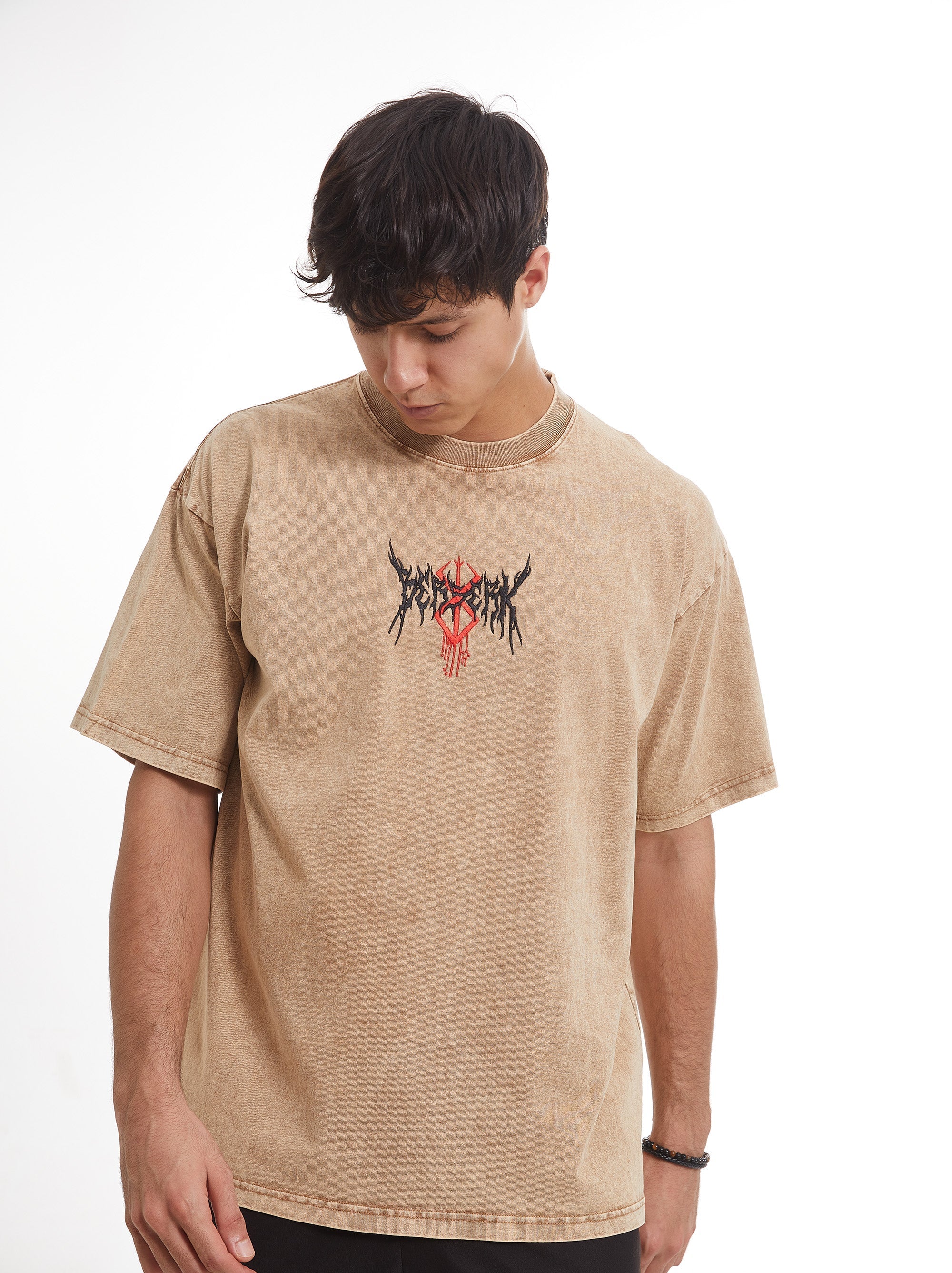 THE STRUGGLER EMBROIDERED ACID WASH TEE